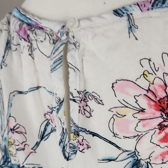 Buffalo David Bitton Relaxed Tie Front Blouse in White and Pink - Picture 4 of 7